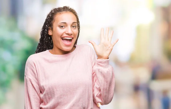 Ung Flätade Hår Afroamerikanska Flicka Klädd Tröja Över Isolerade Bakgrund — Stockfoto