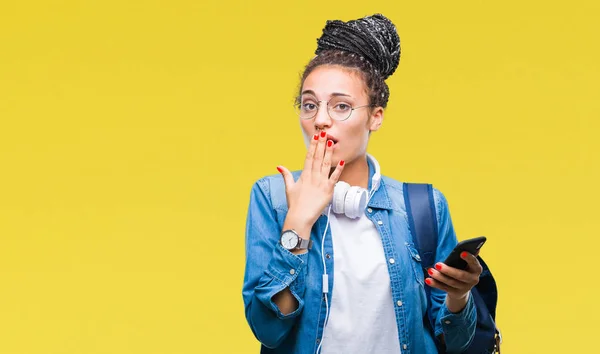 Jovem Trançado Cabelo Afro Americano Estudante Menina Usando Smartphone Sobre — Fotografia de Stock