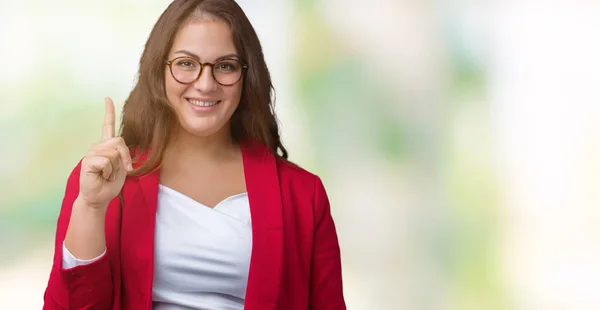 Mooie Grootte Jonge Zakenvrouw Elegante Jas Bril Dragen Geïsoleerde Achtergrond — Stockfoto