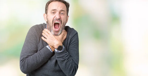 Bonito Homem Meia Idade Sênior Vestindo Uma Camisola Sobre Fundo — Fotografia de Stock