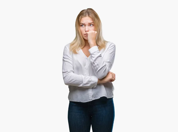 Jonge Kaukasische Vrouw Geïsoleerde Achtergrond Zoek Gestresst Nerveus Met Handen — Stockfoto