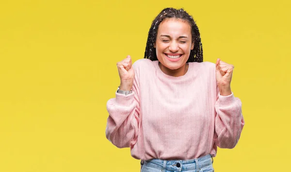 Jonge Gevlochten Hair Afrikaans Amerikaans Meisje Trui Dragen Geïsoleerde Achtergrond — Stockfoto