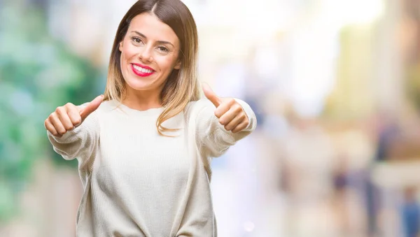 Giovane Bella Donna Casual Maglione Bianco Sfondo Isolato Approvare Facendo — Foto Stock