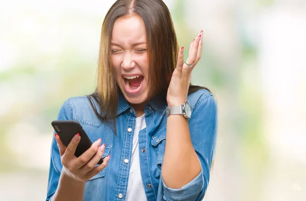 Junge Schöne Kaukasische Frau Sendet Sms Mit Smartphone Über Isolierten — Stockfoto