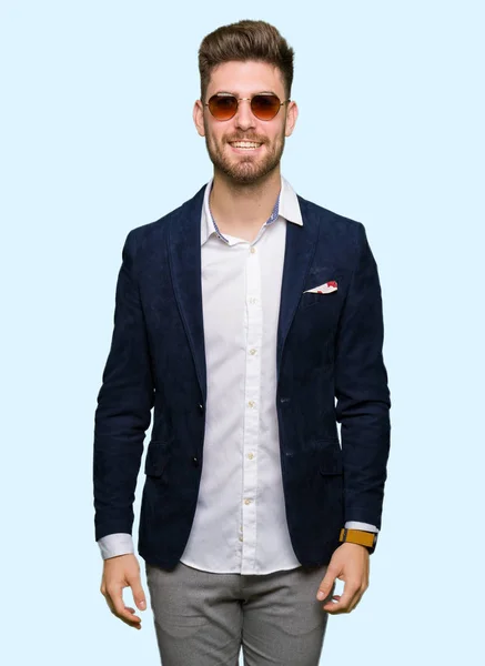 Young Handsome Elegant Man Wearing Sunglasses Fashion Blazer Happy Cool — Stock Photo, Image