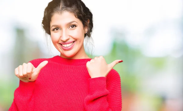 Junge Schöne Frau Mit Rotem Pullover Und Dutt Die Mit — Stockfoto