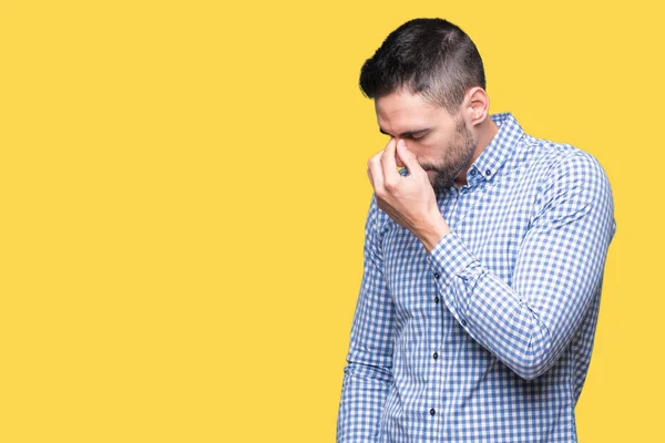 Giovane Bell Uomo Sfondo Isolato Stanco Sfregamento Naso Occhi Sensazione — Foto Stock