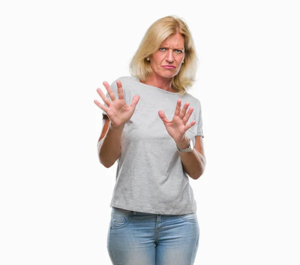 Medelålders Blond Kvinna Över Isolerade Bakgrund Äcklade Uttryck Missnöjd Och — Stockfoto