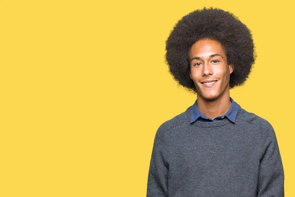 Junger Afrikanisch Amerikanischer Geschäftsmann Mit Afro Haaren Und Einem Fröhlichen — Stockfoto