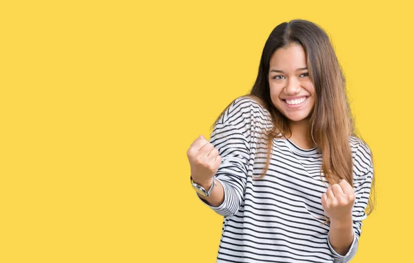 Joven Mujer Morena Hermosa Con Rayas Suéter Sobre Fondo Aislado — Foto de Stock