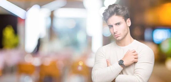 Homem Bonito Jovem Sobre Fundo Isolado Cético Nervoso Desaprovando Expressão — Fotografia de Stock