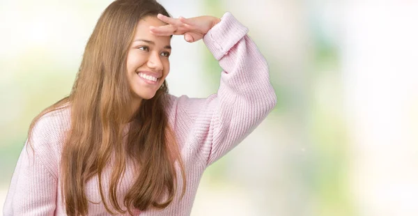 Jonge Mooie Brunette Vrouw Roze Winter Trui Dragen Geïsoleerd Achtergrond — Stockfoto