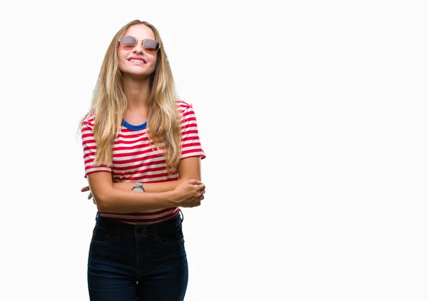 Junge Schöne Blonde Frau Mit Sonnenbrille Über Isoliertem Hintergrund Glücklich — Stockfoto