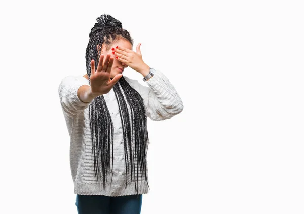 Young Gevlochten Hair Afrikaans Amerikaans Meisje Trui Dragen Geïsoleerde Achtergrond — Stockfoto