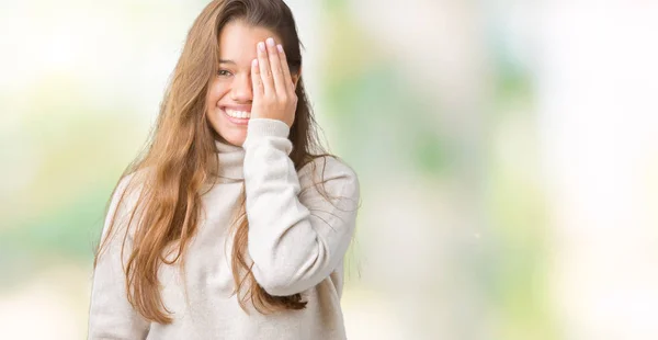 Joven Hermosa Morena Con Jersey Cuello Alto Sobre Fondo Aislado — Foto de Stock