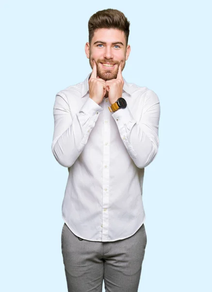 Jonge Knappe Business Man Smiling Met Open Mond Vingers Wijzen — Stockfoto