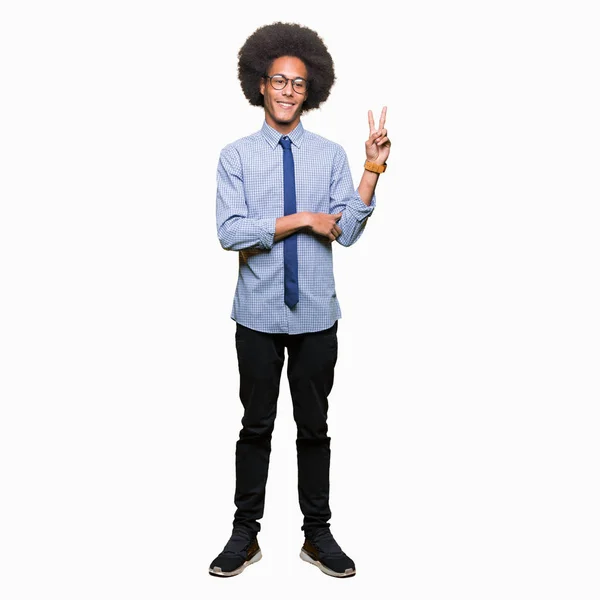 Jovem Homem Negócios Afro Americano Com Cabelo Afro Usando Óculos — Fotografia de Stock