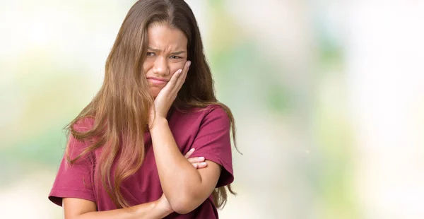 Jovem Bela Mulher Morena Sobre Fundo Isolado Pensando Parecendo Cansado — Fotografia de Stock