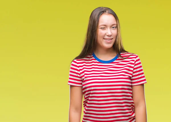 Jonge Kaukasische Mooie Vrouw Geïsoleerde Achtergrond Winking Kijken Naar Camera — Stockfoto