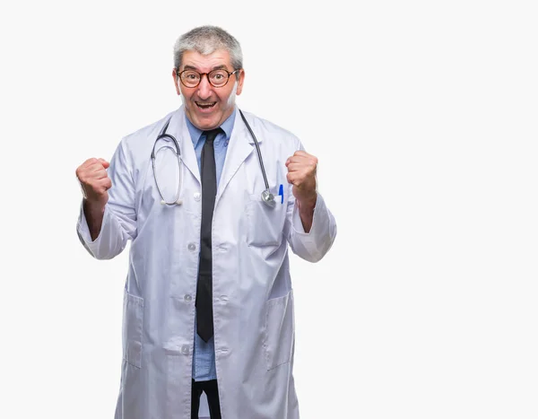 Bello Anziano Medico Uomo Sfondo Isolato Molto Felice Eccitato Facendo — Foto Stock