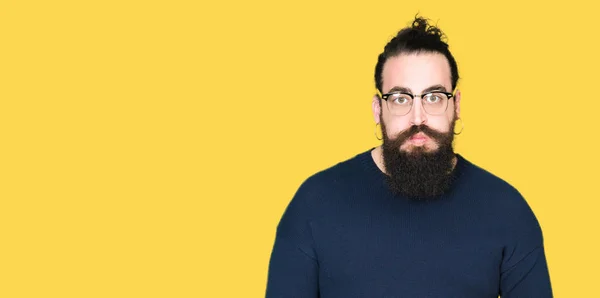 Jeune Homme Hipster Aux Cheveux Longs Barbe Portant Des Lunettes — Photo