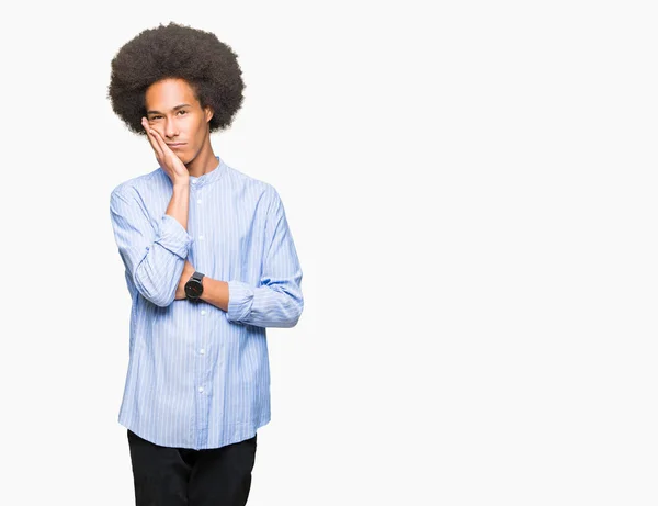 Giovane Uomo Afro Americano Con Capelli Afro Pensare Cercando Stanco — Foto Stock