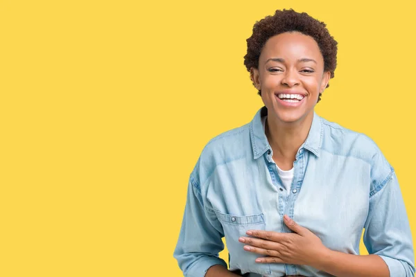 Jovem Mulher Americana Africana Bonita Sobre Fundo Isolado Sorrindo Rindo — Fotografia de Stock