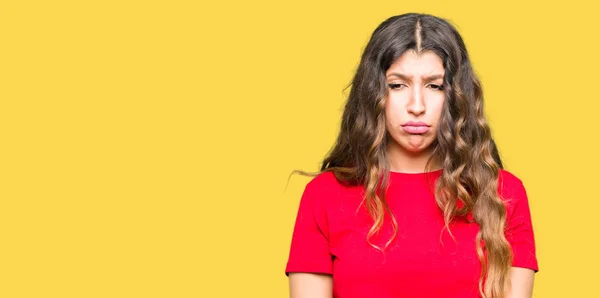 Rahat Shirt Giyen Genç Güzel Kadın Depresif Kızgın Korkmuş Ağlıyor — Stok fotoğraf