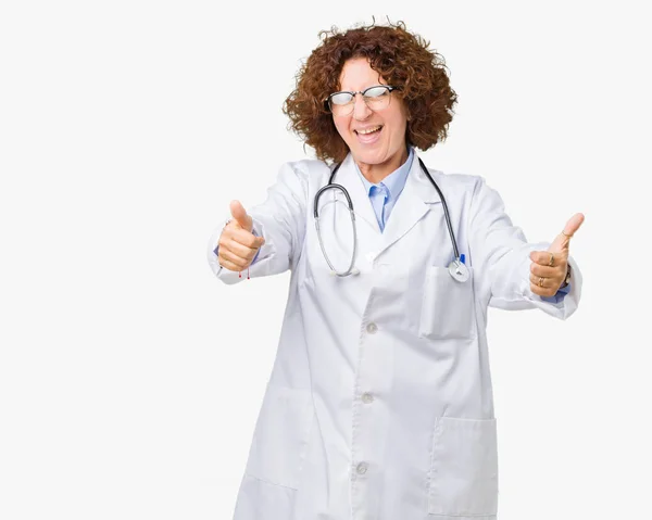 Middle Ager Senior Doctor Woman Isolated Background Approving Doing Positive — Stock Photo, Image