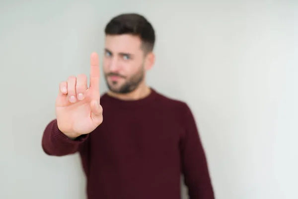 Giovane Bell Uomo Che Indossa Maglione Sfondo Isolato Indicando Con — Foto Stock