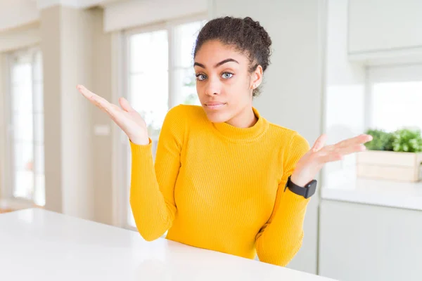 Beautiful Young African American Woman Afro Hair Clueless Confused Expression — Stock Photo, Image