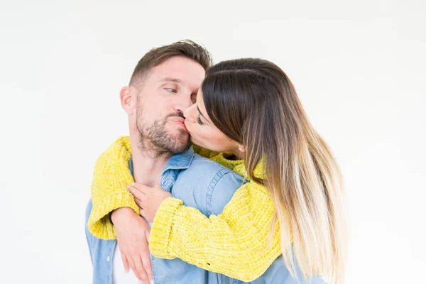 Belo Jovem Casal Apaixonado Beijando Abraçando Outro Relação Romântica — Fotografia de Stock
