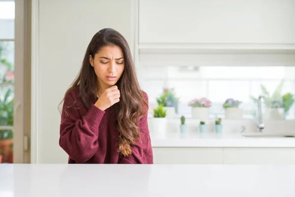 Young Beautiful Woman Home Feeling Unwell Coughing Symptom Cold Bronchitis — Stock Photo, Image