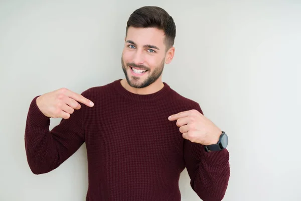 Jonge Knappe Man Dragen Een Trui Geïsoleerde Achtergrond Zoek Vertrouwen — Stockfoto