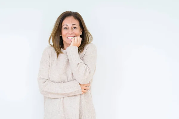 Mulher Meia Idade Bonita Sobre Fundo Isolado Olhando Estressado Nervoso — Fotografia de Stock