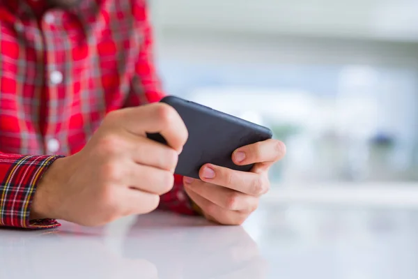 Close Man Hands Using Smartphone Smiling — Stock Photo, Image