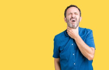 Yakışıklı orta yaş zarif komuta sizde izole üzerinde arka plan ağrılı boyun, boğaz gribi, kesek ve enfeksiyon için dokunaklı