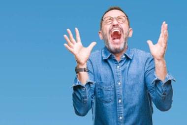 Arka plan deli kutluyor gözlük üzerinde orta yaş ağarmış komuta sizde izole ve crazy arms ile başarı için kaldırdı ve heyecanlı çığlık gözler kapalı. Kazanan kavramı