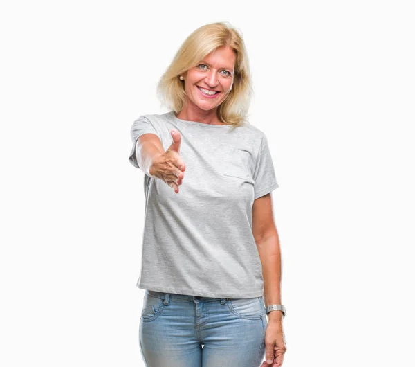 Middle Age Blonde Woman Isolated Background Smiling Friendly Offering Handshake — Stock Photo, Image