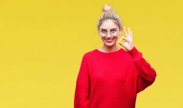 손가락으로 사인을 긍정적인 스웨터와 성공적인 — 스톡 사진