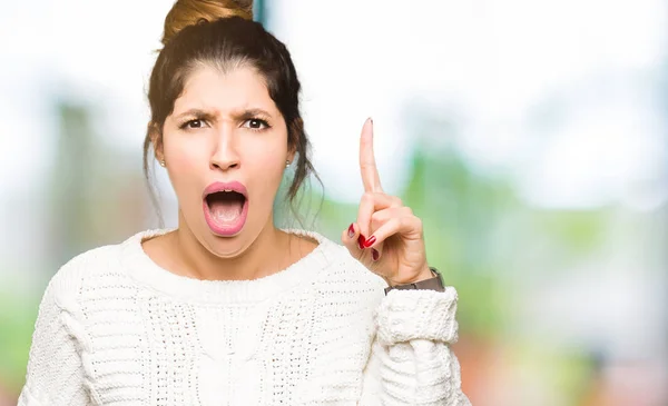 Giovane Bella Donna Che Indossa Maglione Invernale Punta Dito Con — Foto Stock