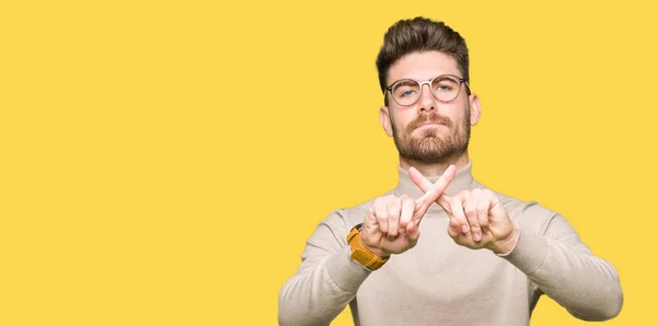 Jovem Homem Negócios Bonito Usando Óculos Expressão Rejeição Cruzando Dedos — Fotografia de Stock
