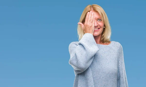 Mulher Loira Meia Idade Usando Camisola Inverno Sobre Fundo Isolado — Fotografia de Stock