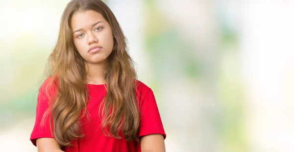 Jovem Bela Mulher Morena Vestindo Camiseta Vermelha Sobre Fundo Isolado — Fotografia de Stock