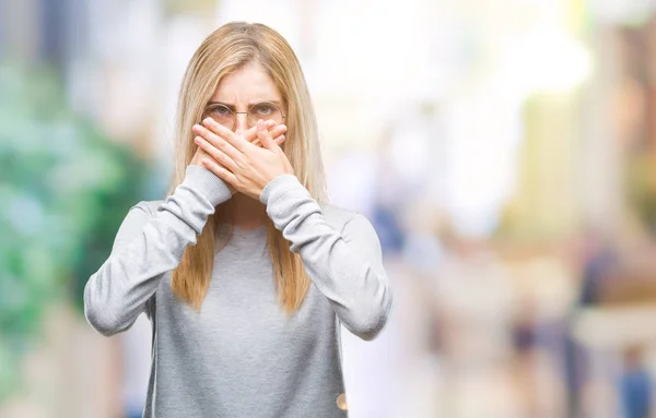 Fiatal Gyönyörű Szőke Elszigetelt Háttér Döbbenve Száj Kezével Hiba Amely — Stock Fotó