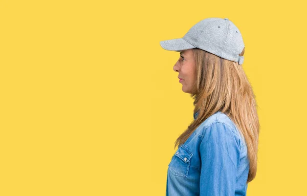 Beautiful Middle Age Woman Wearing Sport Cap Isolated Background Looking — Stock Photo, Image