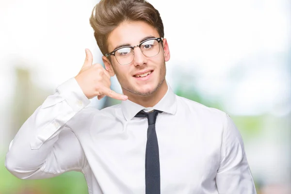 Jovem Homem Negócios Usando Óculos Sobre Fundo Isolado Sorrindo Fazendo — Fotografia de Stock