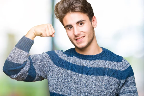 Junger Gutaussehender Mann Mit Isoliertem Hintergrund Starke Person Die Armmuskeln — Stockfoto