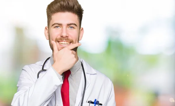 Young Handsome Doctor Man Wearing Medical Coat Looking Confident Camera — Stock Photo, Image