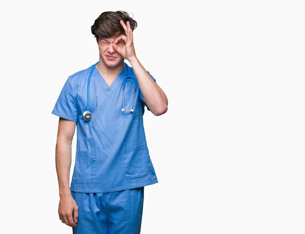 Jonge Dokter Medische Uniform Dragen Geïsoleerde Achtergrond Doen Gebaar Met — Stockfoto